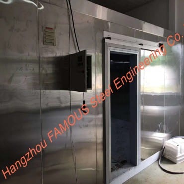 Pakastimen kylmähuoneen jäähdytysyksikkö ja lämpöeristetty PU-paneeli kulkevat jäähdyttimessä, jäähdyttimessä ja jääkaapeissa