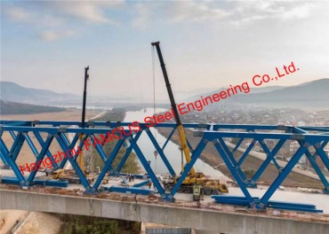 Construction de pont en treillis à poutres en I en acier incurvé et asymétrique pour le chemin de fer routier