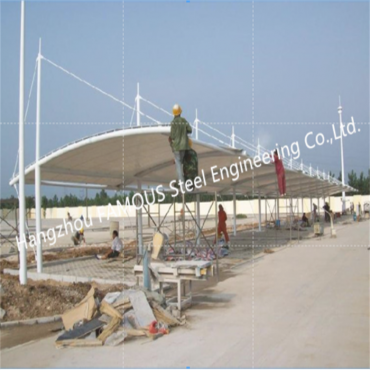 Sab nraum zoov Steel Membrane Structure Parking Shelter Modern Free Standing Cantilever Awning Single Slope Roof Design