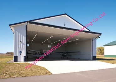 Hidraulička hangarska vrata s dva panela, gornja sklopiva industrijska garažna vrata s tvrdim metalnim sendvič panelom
