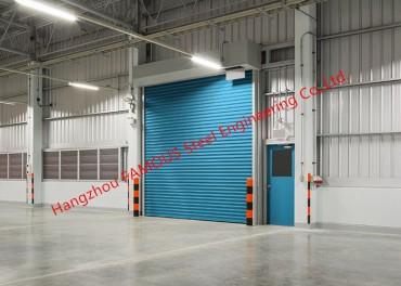 Pabrik Terisolasi Listrik Ro Up Gate Industrial Lifting Doors Kanggo Gudang Internal lan Eksternal