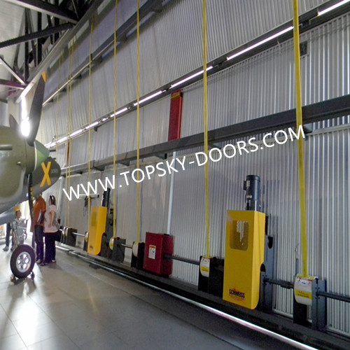 New Lifting Strap Hangar Doors Hydraulic Canopy Bi Folding Doors For Aircraft Buildings (5)_副本