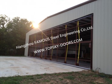 New Lifting Strap Hangar Doors Hydraulic Canopy Bi Folding Doors For Aircraft Buildings