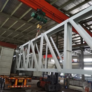 Industrieschuppen mit schwerer Stahlkonstruktion für ein amerikanisches Projekt