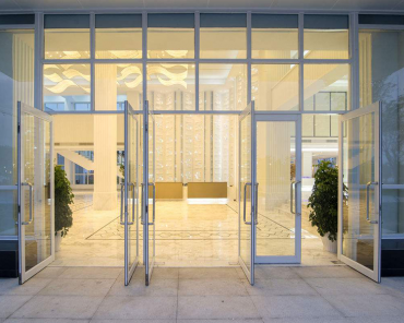 Novo sistema de deseño comercial moderno para oficina, porta de resorte de piso pivotante de vidro